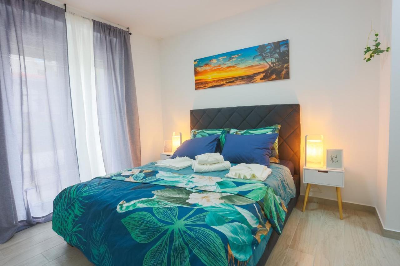 Luxury Apartments Love Kaštela Buitenkant foto